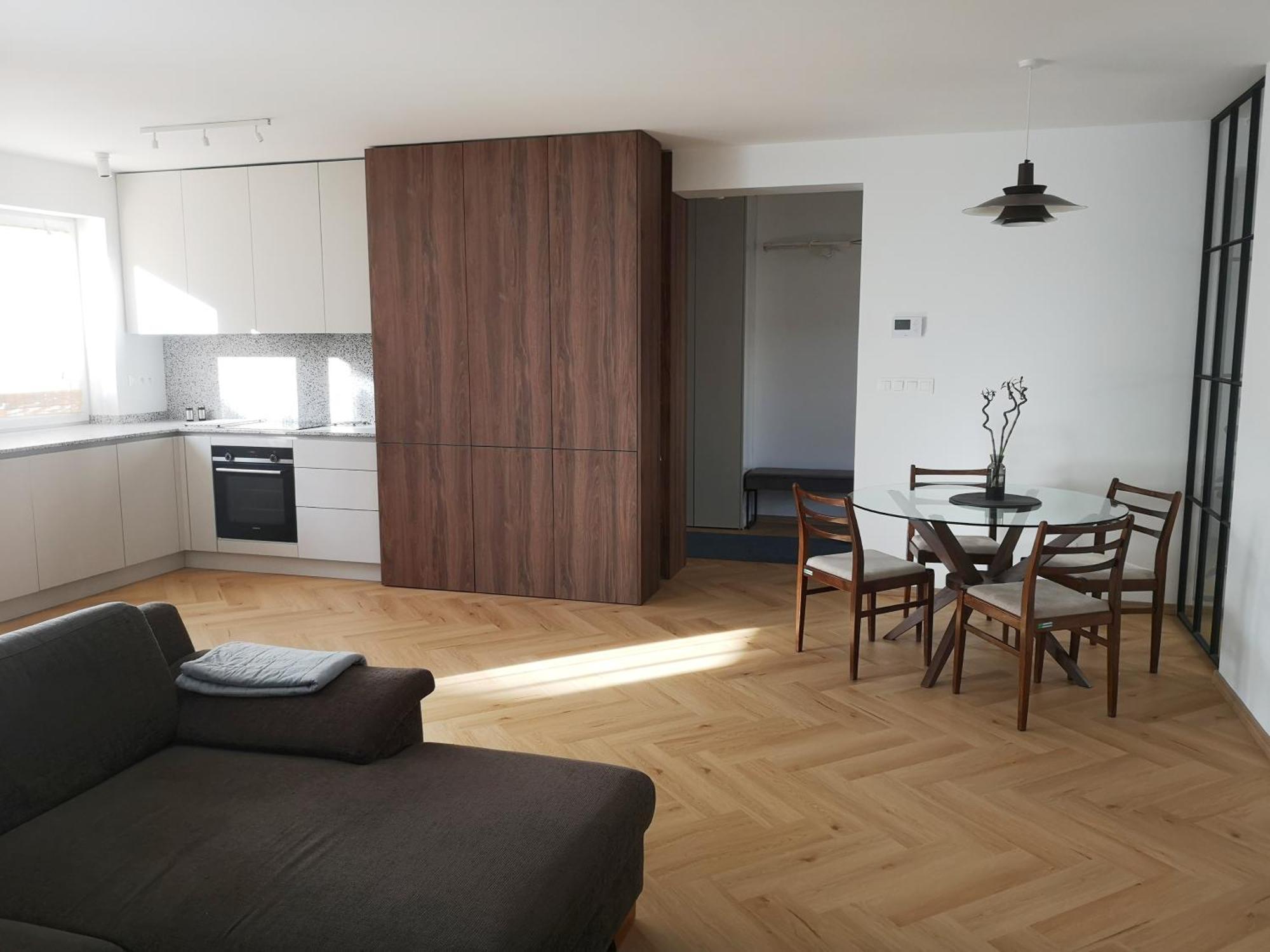 Beautiful New Apt In Old Town Near Train Station - Free Parking Bratislava Luaran gambar