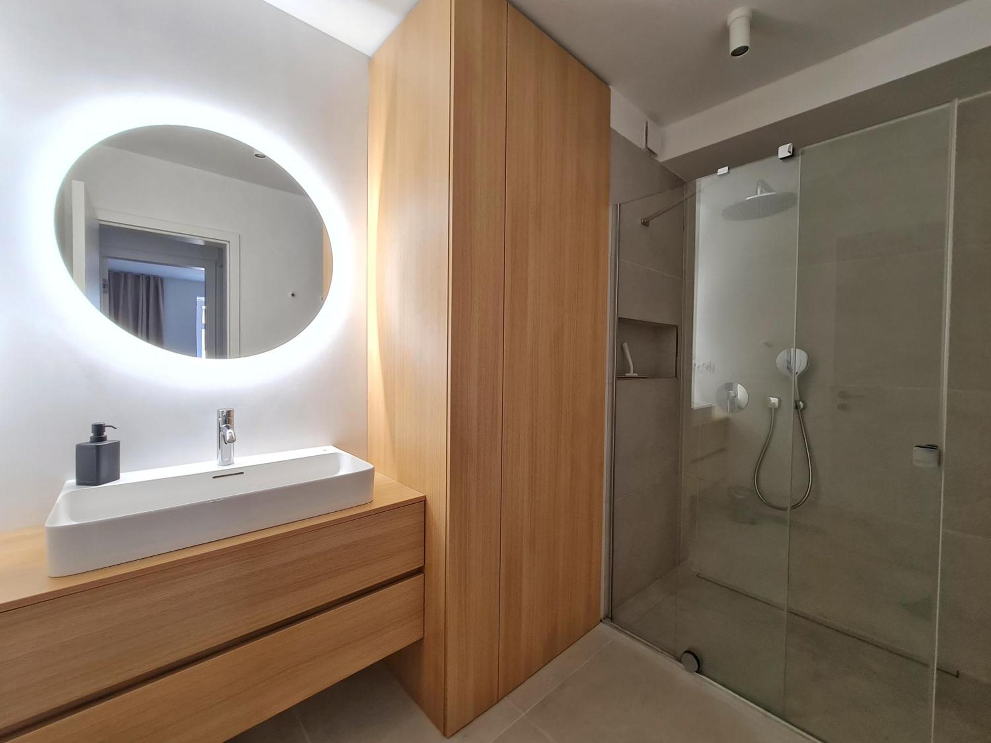 Beautiful New Apt In Old Town Near Train Station - Free Parking Bratislava Luaran gambar