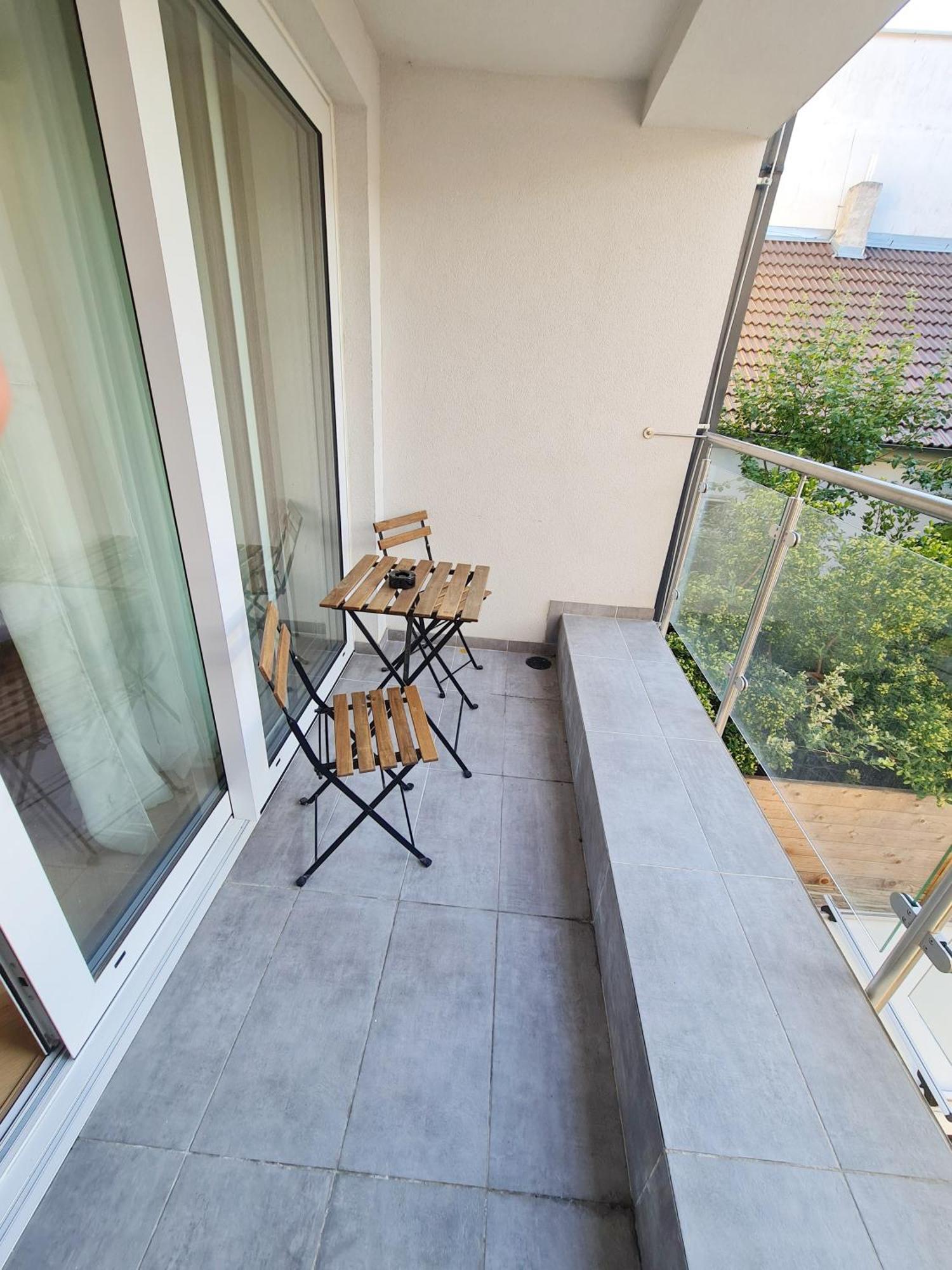 Beautiful New Apt In Old Town Near Train Station - Free Parking Bratislava Luaran gambar