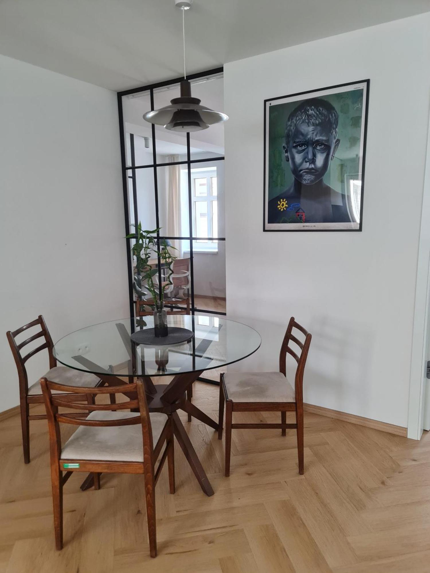 Beautiful New Apt In Old Town Near Train Station - Free Parking Bratislava Luaran gambar